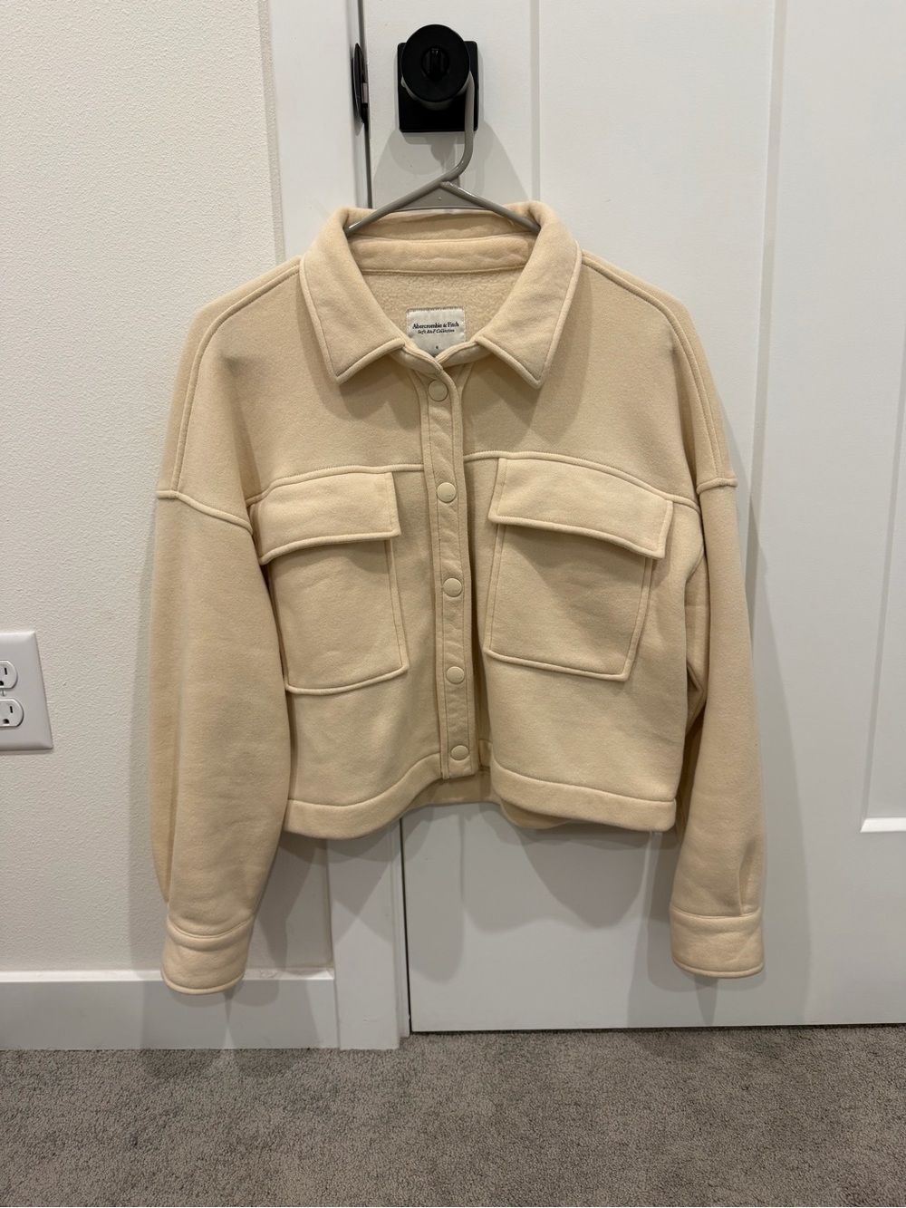 Abercrombie & Fitch Cream Cropped Snap-Front Teddy Jacket